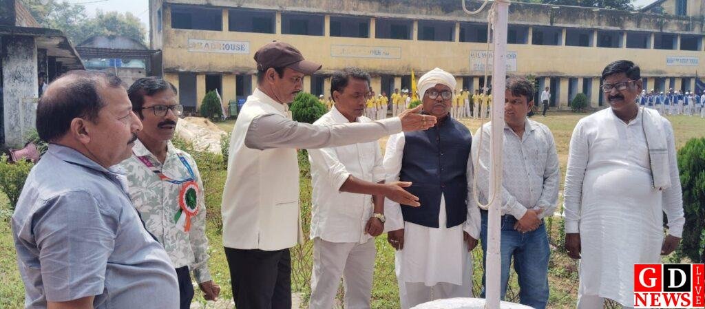 बाल विद्या मंदिर में धूमधाम से मनाया गया स्वतंत्रता दिवस, परियोजना पदाधिकारी अरविंद कुमार शर्मा ने फहराया तिरंगा 8 img 20260815 wa0204249349294491676274