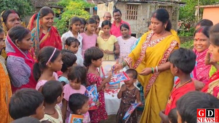 अटल जी की पुण्यतिथि पर पिंकी मंडल ने बच्चों को थमाई कलम, शिक्षा से राष्ट्र निर्माण का दिया संदेश 7 img 20260816 wa00247510625623613200211