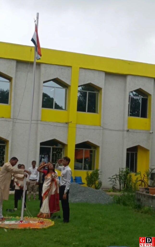 झब्बू सिंह मेमोरियल इंटर कॉलेज में हर्षोल्लास से मनाया गया स्वतंत्रता दिवस, सांस्कृतिक कार्यक्रम बना आकर्षण का केंद्र 7 img 20260817 wa02744783013114921195153