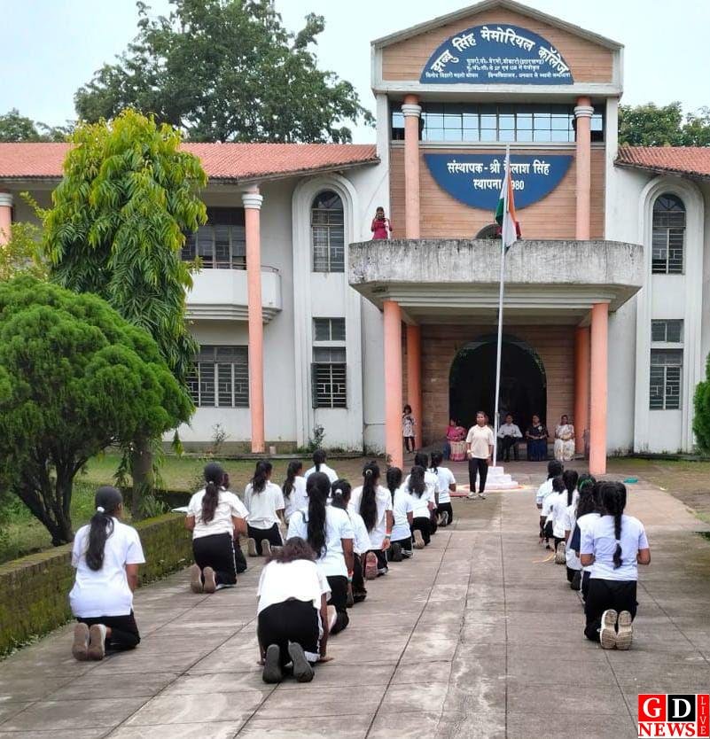 झब्बू सिंह मेमोरियल डिग्री कॉलेज में हर्ष के साथ मनाया गया स्वतंत्रता दिवस, प्राचार्या विजया श्री ने तिरंगा फहराकर देशवासियों को दी बधाई 8 img 20260817 wa02958368668934565730961
