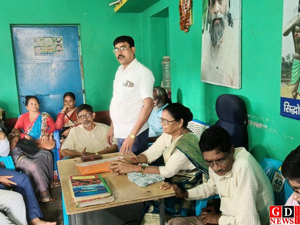 खनिज अधिकारों की लड़ाई को गांव-गांव तक ले जाएगा झामुमो, चार प्रखंडों में बैठकों में बनी आंदोलन की रणनीति। 9 img 20260818 wa00337470698122873586908
