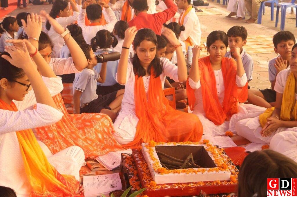 नशामुक्त समाज और विश्व शांति का संदेश, डीएवी पाकुड़ में 21 कुंडीय हवन। 10 img 20260827 wa00121888406607211833065