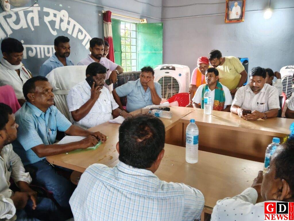 विद्युत सहित अन्य समस्याओं को लेकर विधायक ने पदाधिकारियो को दिया सख्त निर्देश। 8 img 20260829 wa00153846129083552055572
