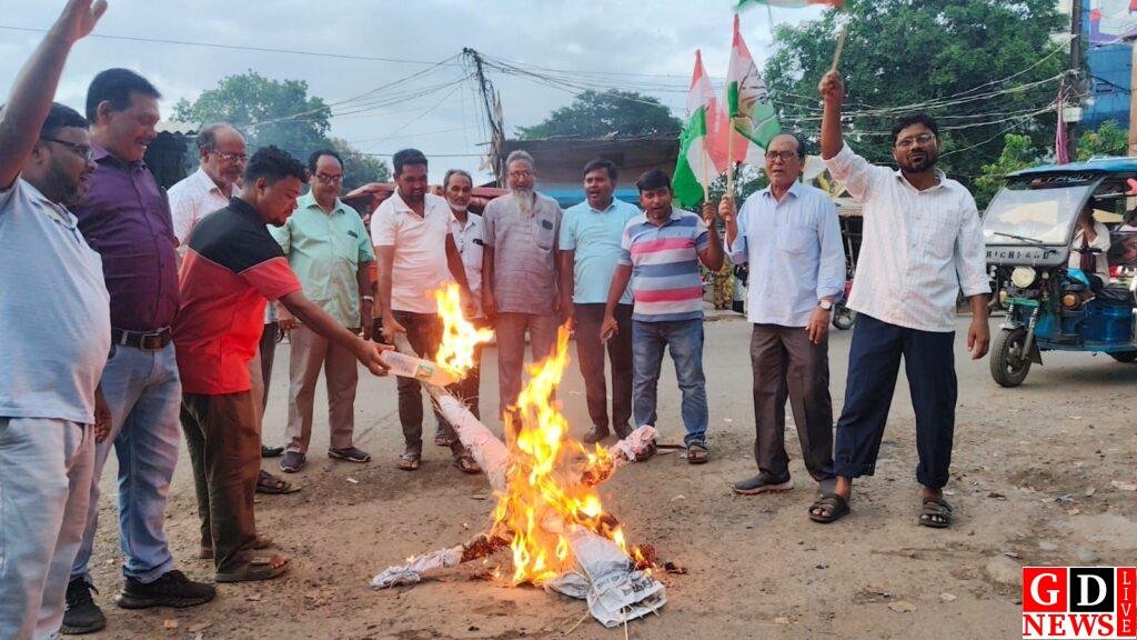राहुल गांधी पर FIR के विरोध में कांग्रेस का हल्लाबोल, केंद्र सरकार का फूंका पुतला। 8 img 20260831 wa00055821720251603386055