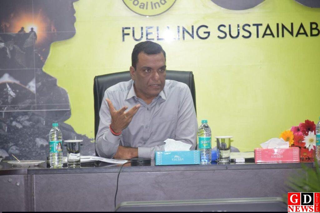 सीसीएल ने की एक दिवसीय सेमिनार हुआ आयोजन, उक्त सेमिनार का उद्घाटन सीसीएल के मुख्य सतर्कता अधिकारी पंकज कुमार ने की 6 fb img 17893986389936139837307314881393