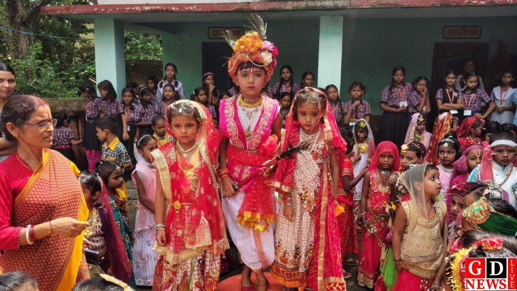 कान्हा की बंसी और राधा की मुस्कान ने मोहा मन, नन्हे-मुन्नों ने बिखेरी कृष्णभक्ति की छटा। 7 img 20260903 wa00517976242928341882444
