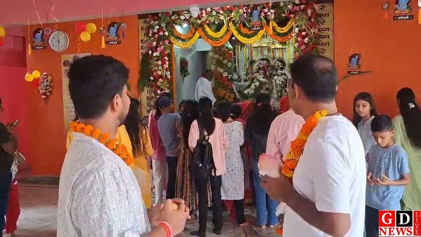 नंद के घर आनंद भयो… जय कन्हैया लाल की गूंज से कृष्णमय हुआ पाकुड़। 7 img 20260904 wa00124367559343256186914