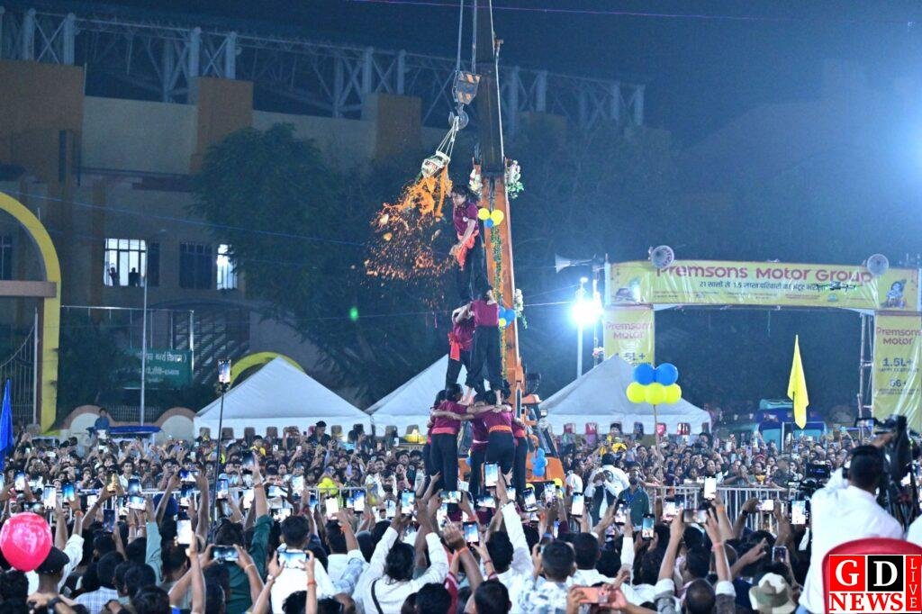 जन्माष्टमी पर मोरहाबादी में उमड़ा आस्था का सैलाब, सीएम हेमंत सोरेन ने शुरू कराई दही हांडी प्रतियोगिता 8 img 20260904 wa00166388309357478235373