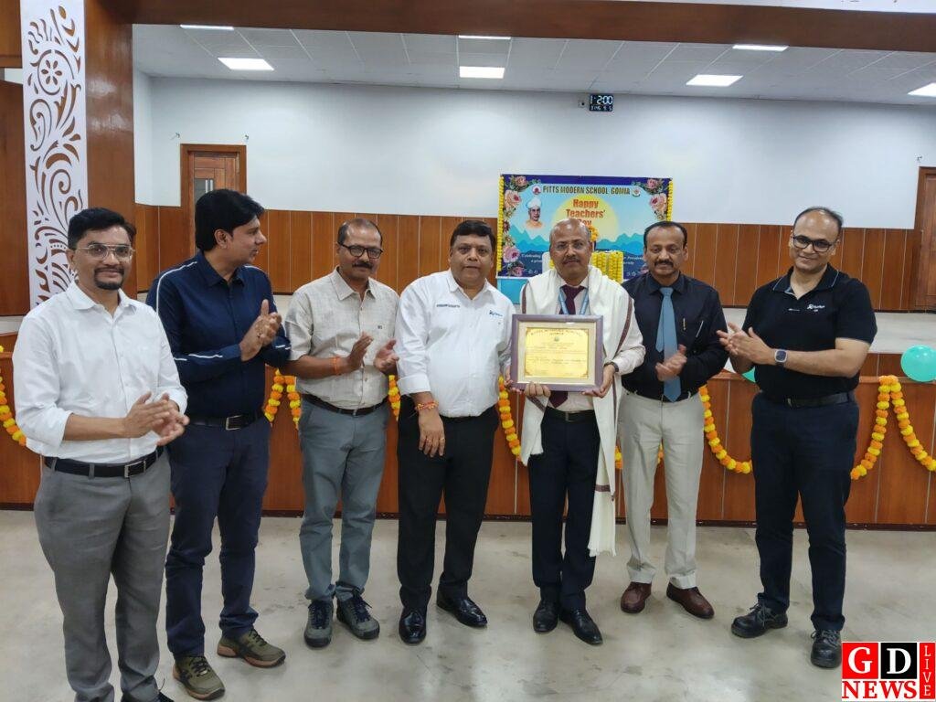 पिट्स मॉडर्न स्कूल, गोमिया में शिक्षकों की गौरवशाली विरासत का हुआ भव्य उत्सव, शिक्षक दिवस समारोह कार्यक्रम बना आकर्षण का केंद्र 8 img 20260905 wa05065444153830281994997