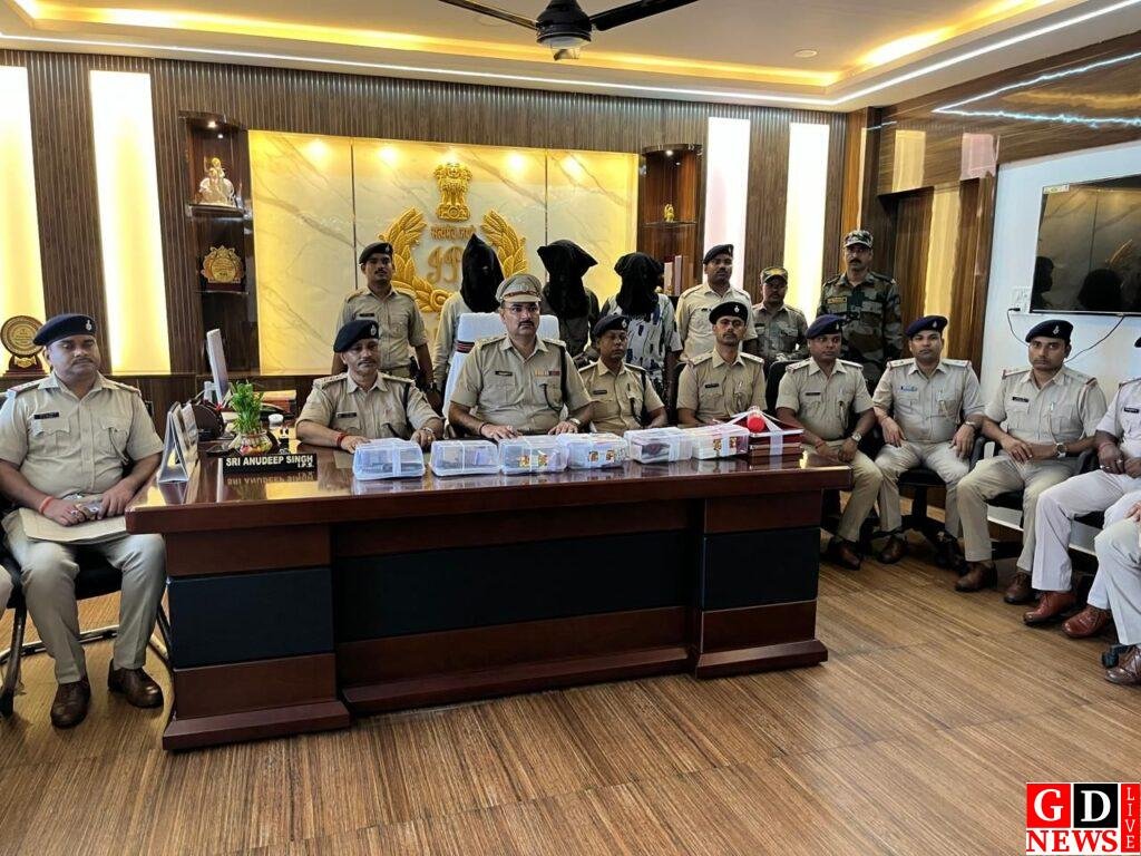 ज्वेलर्स लूटकांड का 10 दिन में खुलासा, तीन आरोपी गिरफ्तार 7 img 20260912 wa00018210373943854023273