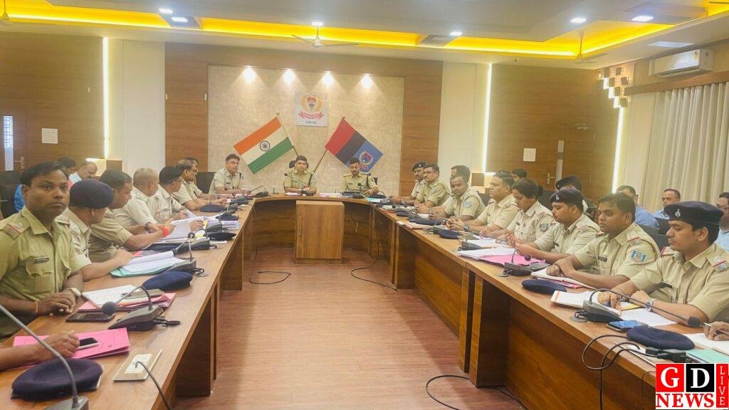 पुलिस अधीक्षक कार्यालय सभागार में मासिक अपराध गोष्ठी (Crime meeting) का हुआ आयोजन 7 img 20260912 wa02118556823614785986660