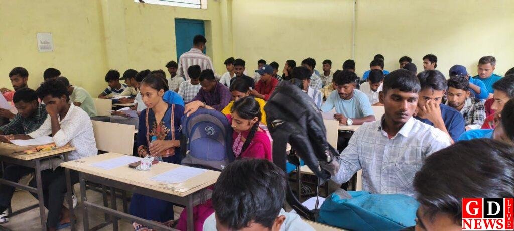 नौकरी की उम्मीद लेकर पहुंचे युवा, 9 को मिला रोजगार का मौका। 7 img 20260913 wa00052809585191295704231