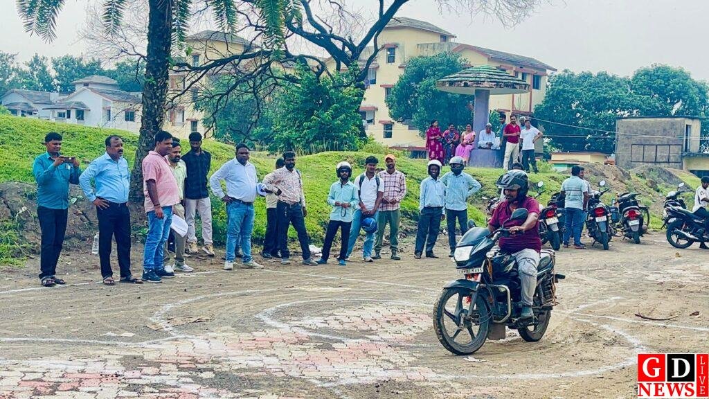 ड्राइविंग लाइसेंस के लिए 52 आवेदकों ने दिया टेस्ट, 29 ने हासिल की सफलता 7 img 20260916 wa00133001703573443618681