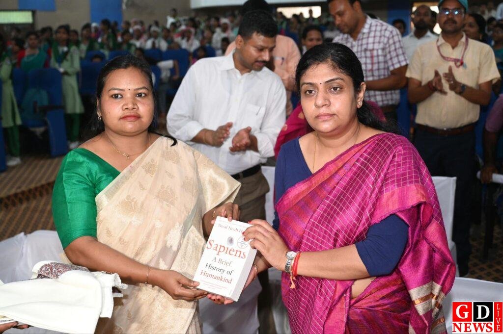 ‘नव दिशा पाकुड़’ से बदलेगी शिक्षा की तस्वीर, विद्यार्थियों को पढ़ाई के साथ करियर का भी मार्गदर्शन 8 img 20260919 wa00182934174355357949332