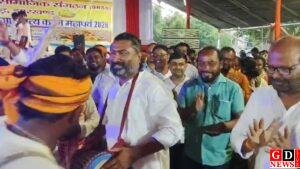 करमा महापर्व में दिखी समाज की एकजुटता, मांदर की थाप पर थिरके सांसद विजय हांसदा। 8 img 20260921 wa00153362357071157629480