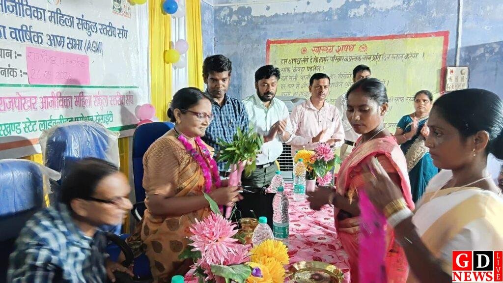 महिलाओं की आजीविका से ग्रामीण खेल तक, जूली हेम्ब्रम की सक्रियता ने बढ़ाया उत्साह 8 img 20260926 wa00484117485287938446055