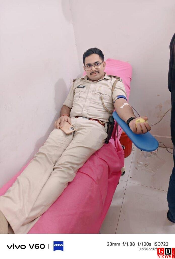 वर्दी में सेवा, रक्तदान में भी मिसाल: पाकुड़ पुलिस के 83 जवानों ने दिया रक्त। 8 img 20260928 wa00792511034544785440526
