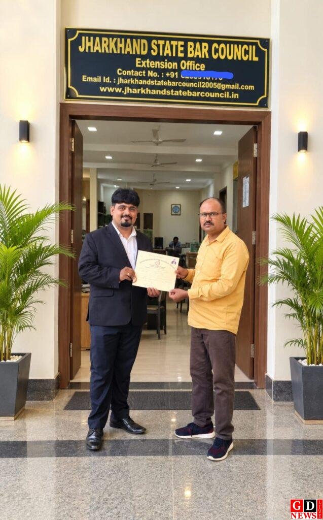 अधिवक्ता बने अक्षय कुमार, झारखंड उच्च न्यायालय से जुड़कर की न्यायिक क्षेत्र में नई पारी की शुरुआत 7 IMG 20261001 WA0136 1