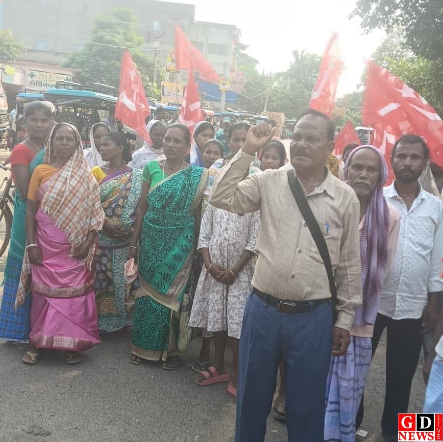 महंगाई- बेरोजगारी से एसआईआर तक, माकपा का सरकार पर हमला; 9 सूत्री मांगों को लेकर धरना 7 IMG 20261007 WA0016