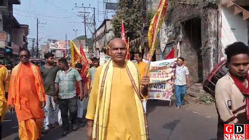 ढोल-नगाड़ों की गूंज, जयकारों से गूंजा पाकुड़; कलश यात्रा में उमड़ा आस्था का सैलाब 7 IMG 20261011 WA0028