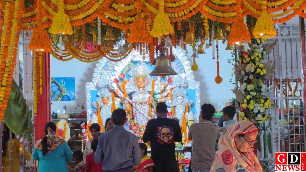 महाष्टमी पर मां के दरबार में उमड़ा आस्था का सैलाब, संधि पूजा में उमड़ी भारी भीड़ 7 IMG 20261019 WA0037