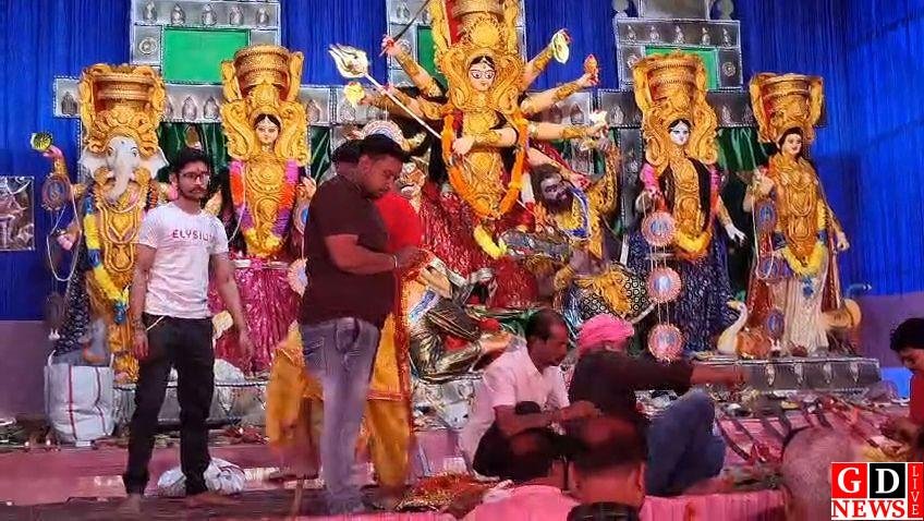 विजयादशमी पर रेलवे मैदान में गूंजे ‘जय भवानी’ के जयकारे, हुआ शस्त्र पूजन 7 IMG 20261021 WA0033