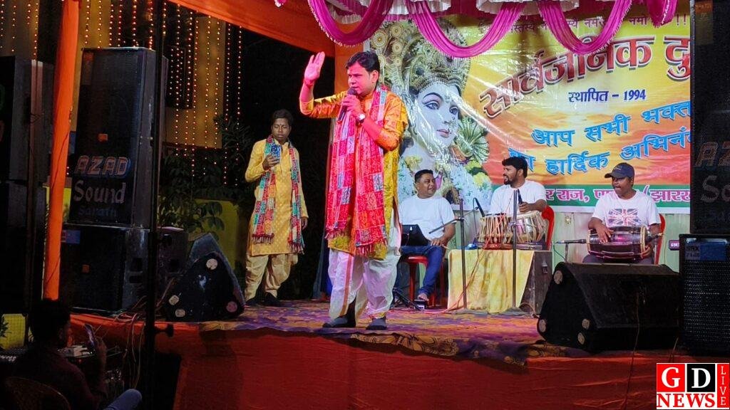 भक्ति गीतों पर झूमे श्रद्धालु, महेशपुर में देर रात तक गूंजे मां दुर्गा के जयकारे 7 IMG 20261022 WA0059