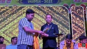 निशा उपाध्याय के गीतों पर झूमे दर्शक, हिरणपुर में देर तक सजा संगीत का रंग 8 IMG 20261024 WA0001