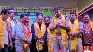 निशा उपाध्याय के गीतों पर झूमे दर्शक, हिरणपुर में देर तक सजा संगीत का रंग 9 IMG 20261024 WA0003