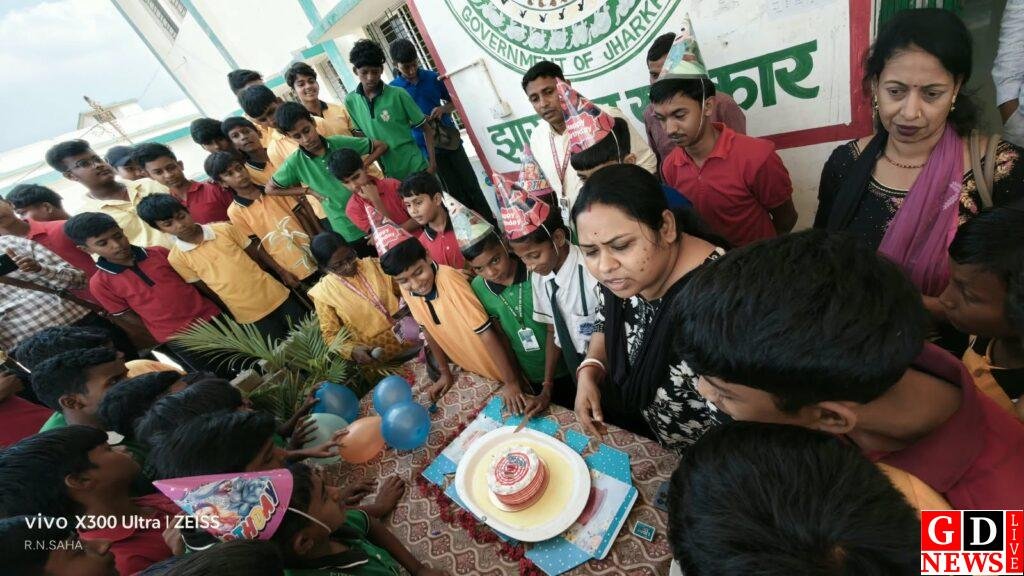 तिथि भोज से स्कूल में बढ़ी बच्चों की रौनक, खेल-कूद के साथ मनाया जन्मदिन 8 IMG 20261024 WA0021