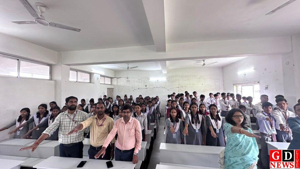 राधा गोविन्द विश्वविद्यालय के विज्ञान संकाय द्वारा "सत्यनिष्ठा से समृद्धि" विषय पर जागरूकता कार्यक्रम का हुआ आयोजन 8 IMG 20261030 WA0135