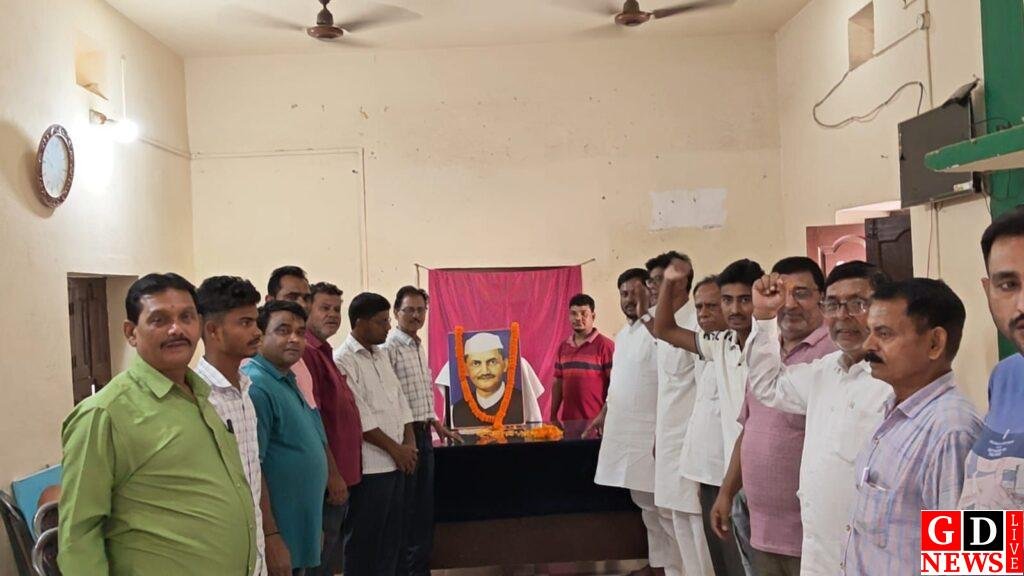 बापू की राह पर चलने का संकल्प, शास्त्री को भी किया नमन: गांधी जयंती पर कांग्रेस-झामुमो ने श्रद्धांजलि दी, भाजपा ने चलाया स्वच्छता अभियान। 7 img 20261002 wa00483524849184110643706